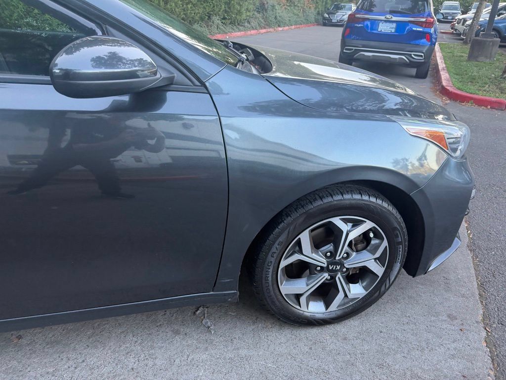 Used 2021 Kia Forte LXS FWD image 3