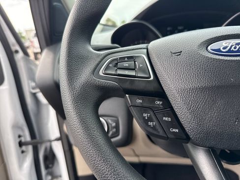 Used 2018 Ford Escape SE FWD image 14