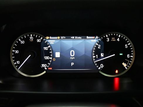 Used 2023 Land Rover Defender 110 X-Dynamic SE image 12