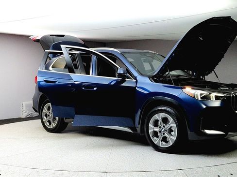 Used 2025 BMW X1 xDrive28i w/ Convenience Package image 9