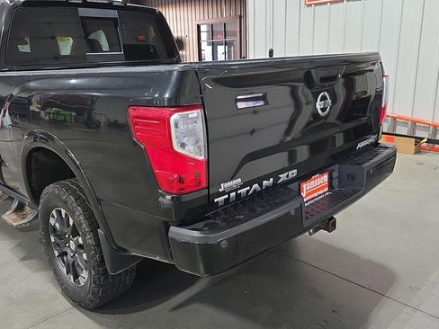 Used 2016 Nissan Titan PRO-4X image 4