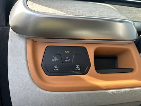 New 2025 Volkswagen ID. Buzz 1st Edition image 28