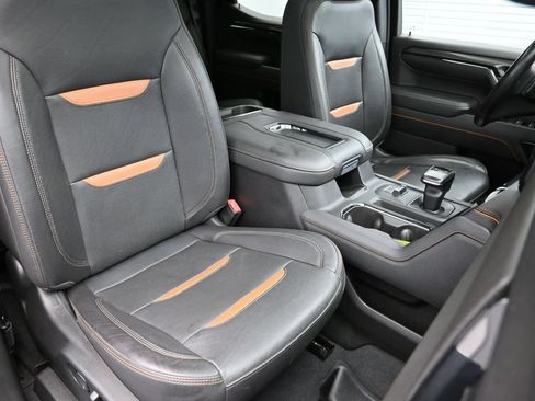Used 2022 GMC Sierra 1500 AT4 w/ AT4 Premium Package AWD/4WD image 43