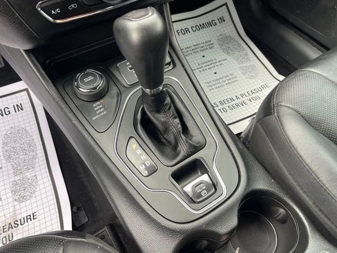 Used 2021 Jeep Cherokee Latitude Lux image 24