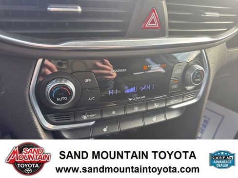 Used 2019 Hyundai Santa Fe SEL image 21