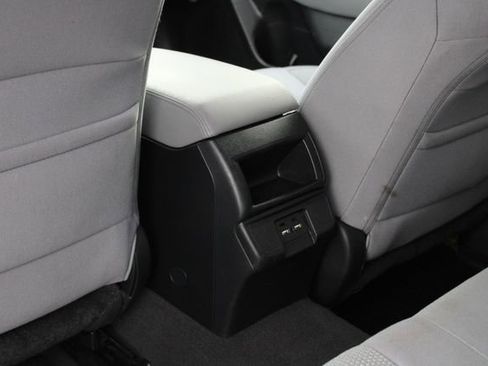 Used 2018 Subaru Outback 2.5i Premium image 21