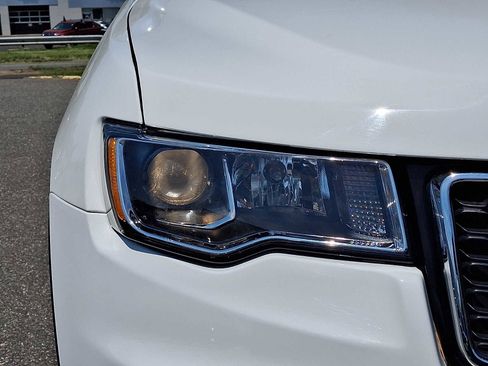 Used 2020 Jeep Grand Cherokee Limited AWD/4WD image 9