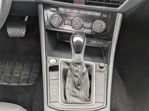 Used 2024 Volkswagen Jetta SE image 18