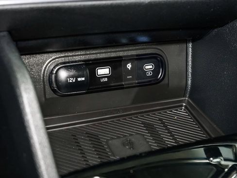 Certified 2025 Kia Sportage EX image 19