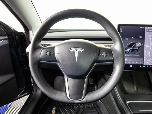 Used 2023 Tesla Model 3 Standard Range image 19