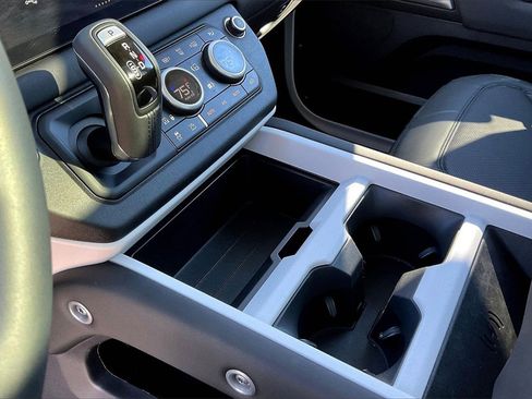 Used 2025 Land Rover Defender 110 S image 18