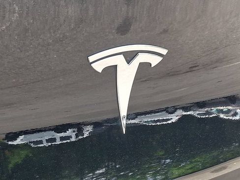 Used 2023 Tesla Model Y Long Range AWD/4WD image 32