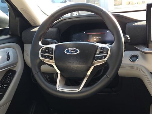 New 2025 Ford Explorer Active w/ Active Comfort Package image 14