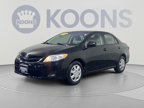 Used 2011 Toyota Corolla LE w/ Preferred Accessory Pkg FWD image 1