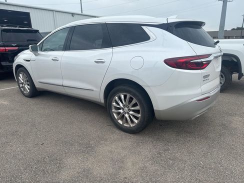 Used 2018 Buick Enclave Premium w/ Trailering Package FWD image 3
