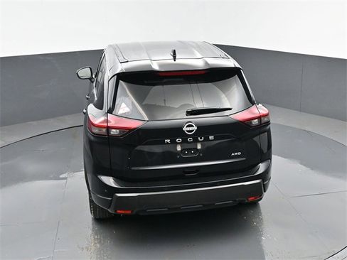 Used 2025 Nissan Rogue SV image 25