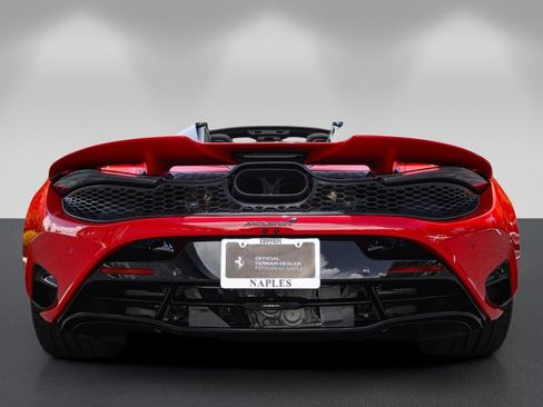 Used 2027 McLaren 750S Spider RWD image 4