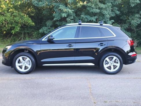 Used 2021 Audi Q5 2.0T Premium w/ Convenience Package AWD/4WD image 2