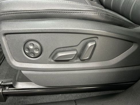 Used 2022 Audi Q5 2.0T Premium w/ Convenience Package image 10