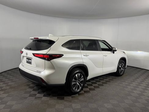 Used 2026 Toyota Highlander XLE AWD/4WD image 8