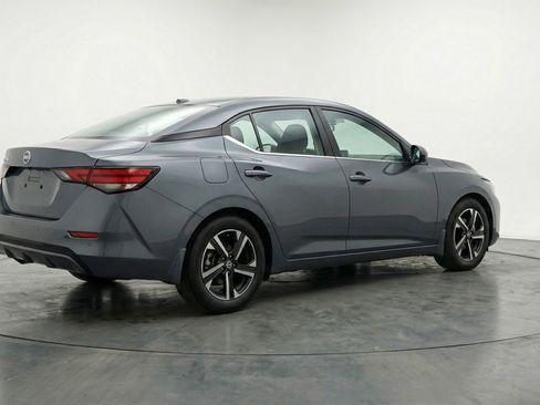Used 2025 Nissan Sentra SV FWD image 9