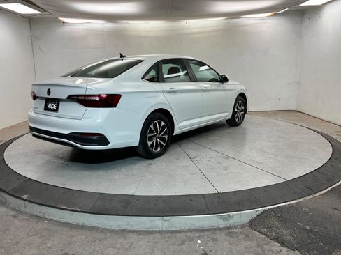 Used 2024 Volkswagen Jetta S image 5