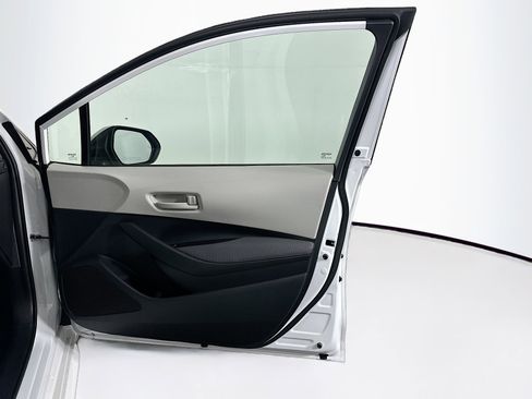 Used 2026 Toyota Corolla LE image 30