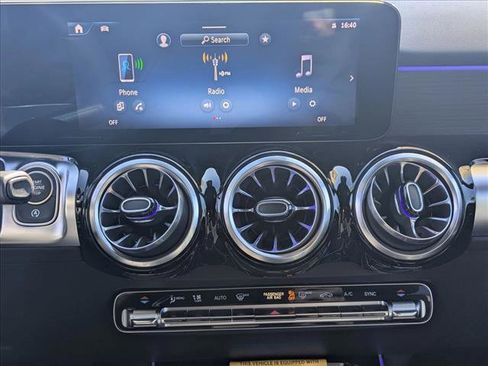 New 2026 Mercedes-Benz GLB 250 image 12