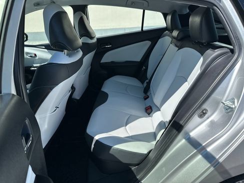 Used 2020 Toyota Prius XLE AWD/4WD image 15
