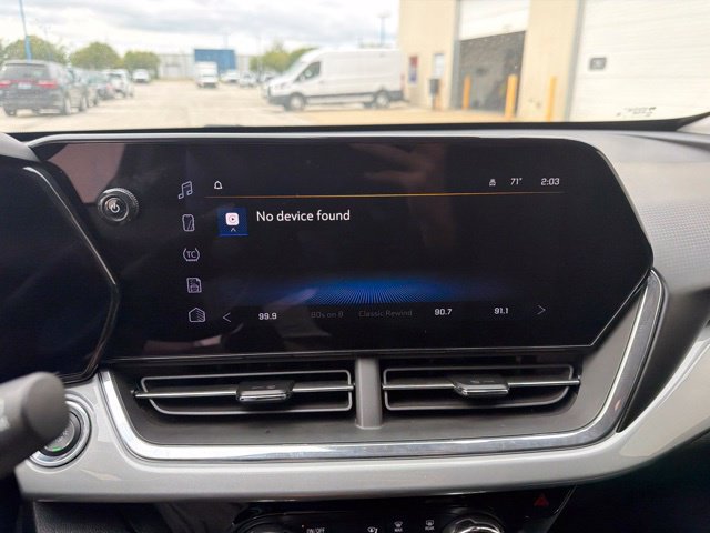 Used 2025 Chevrolet Trax LT FWD image 23