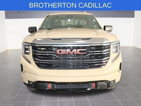 Used 2023 GMC Sierra 1500 AT4 w/ AT4 Premium Package AWD/4WD image 12