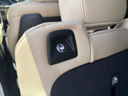 Used 2024 Acura MDX SH-AWD w/ Technology Package image 28
