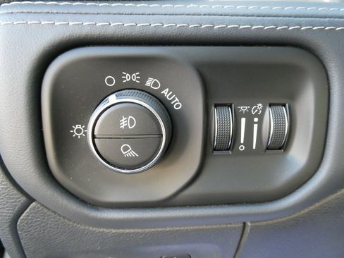 Used 2022 RAM 1500 Limited image 27