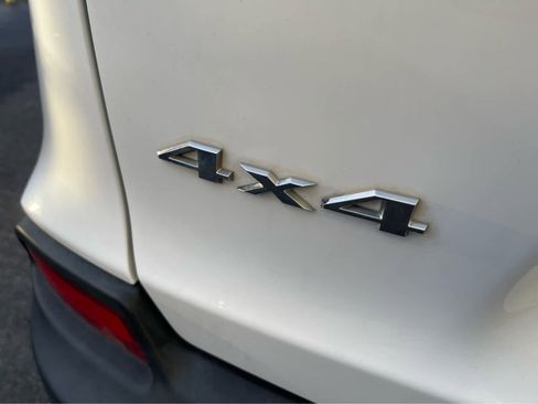 Used 2019 Jeep Cherokee Latitude Plus w/ Cold Weather Group image 11