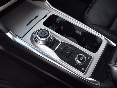 Certified 2023 Ford Explorer XLT w/ Equipment Group 202A image 30