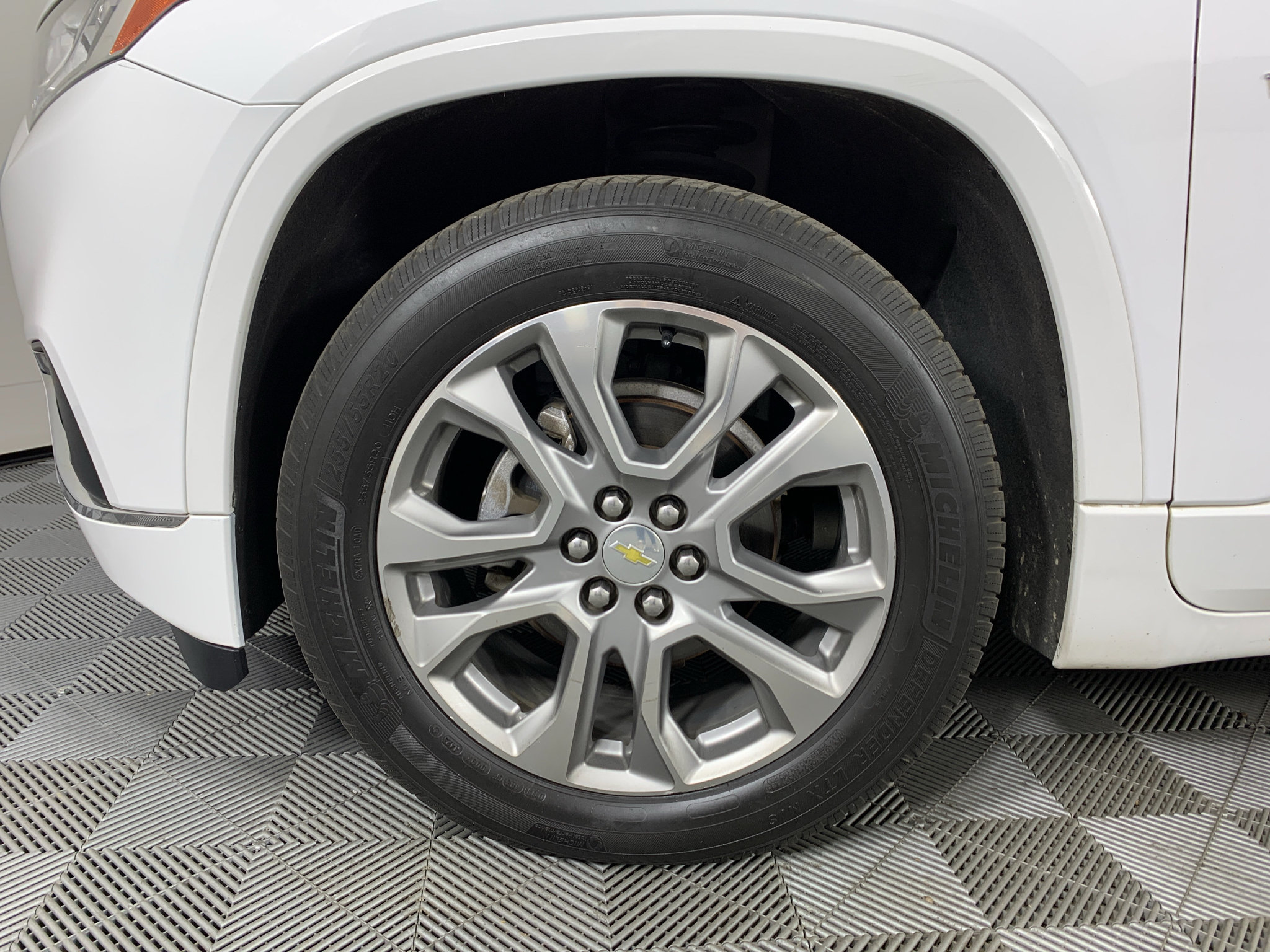 Used 2019 Chevrolet Traverse Premier AWD/4WD image 11