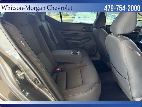 Used 2024 Nissan Altima 2.5 SV FWD image 32