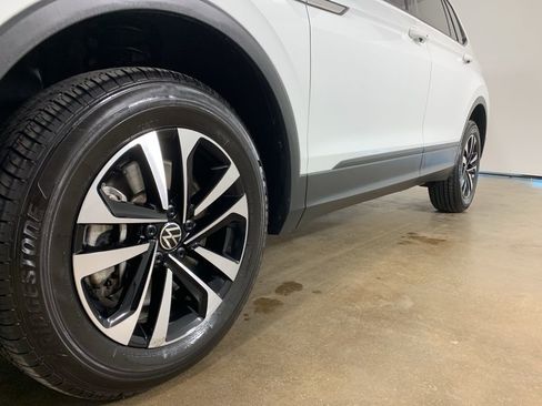 Used 2023 Volkswagen Tiguan S image 2