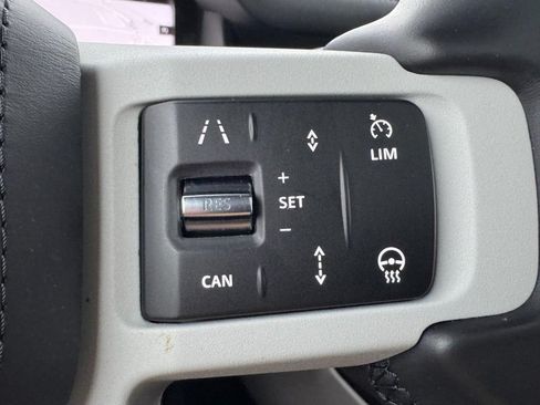 Used 2024 Land Rover Defender 130 X-Dynamic SE AWD/4WD image 19
