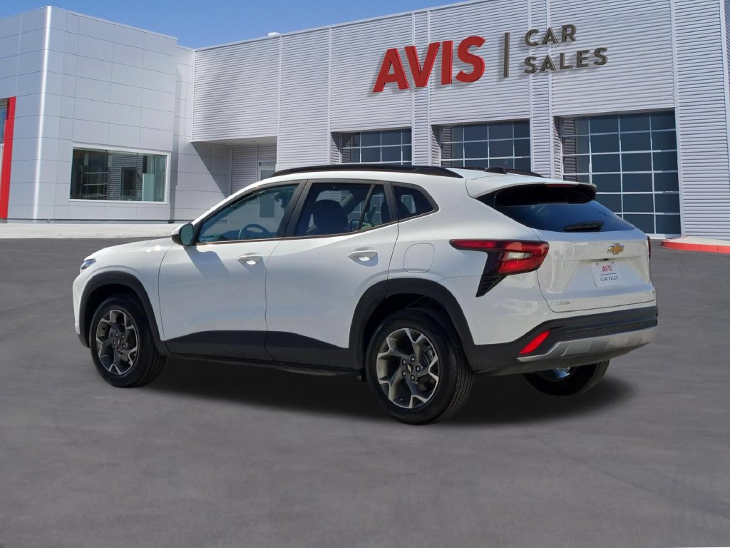Used 2026 Chevrolet Trax LT FWD image 9