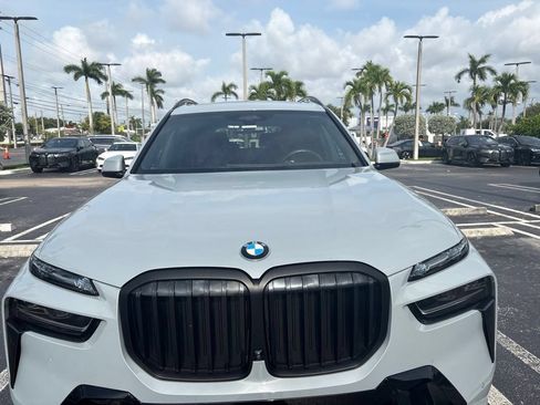 Used 2024 BMW X7 xDrive40i w/ Executive Package AWD/4WD image 8