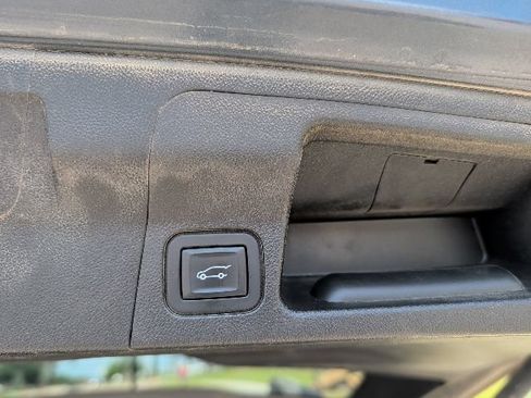 Used 2019 GMC Acadia SLT AWD/4WD image 19