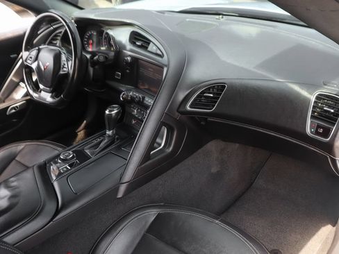 Used 2017 Chevrolet Corvette Stingray Coupe w/ 1LT RWD image 37