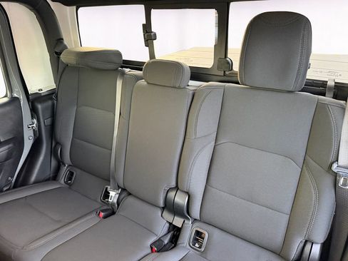 Used 2022 Jeep Gladiator Sport w/ Trailer Tow Package image 13