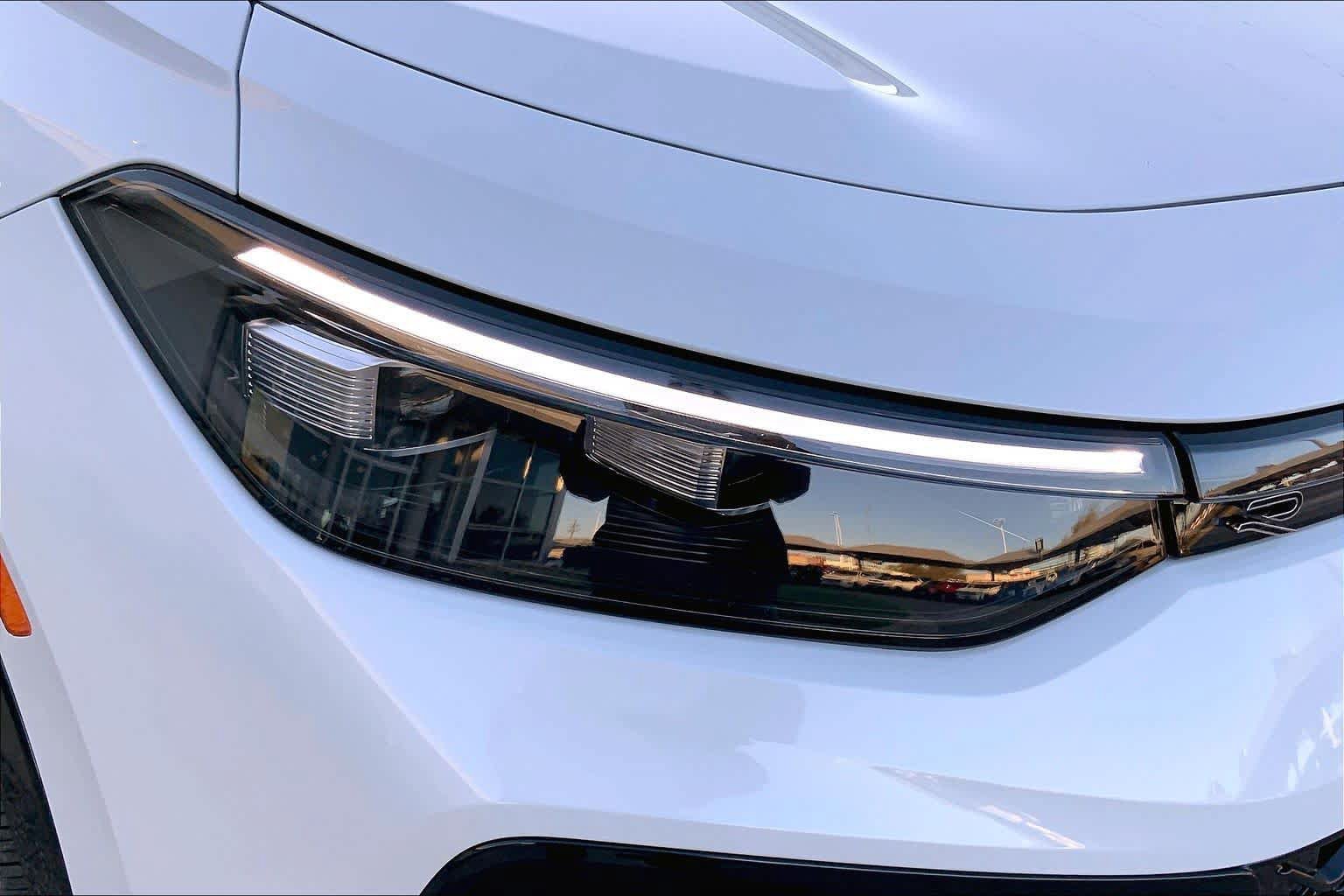 New 2027 Volkswagen Tiguan SE R-Line AWD/4WD image 13