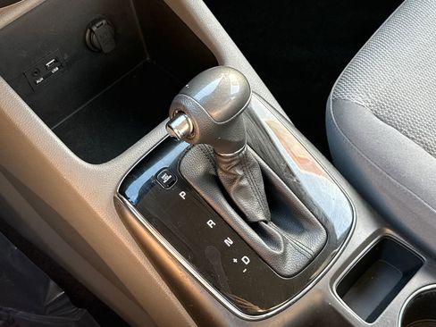 Used 2017 Kia Forte LX image 18