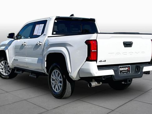Certified 2024 Toyota Tacoma SR5 AWD/4WD image 11