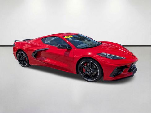 Used 2021 Chevrolet Corvette Stingray Preferred Cpe w/ Z51 Performance Package RWD image 2