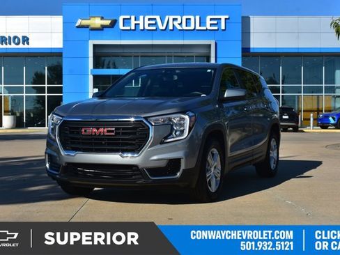 Used 2024 GMC Terrain SLE image 1