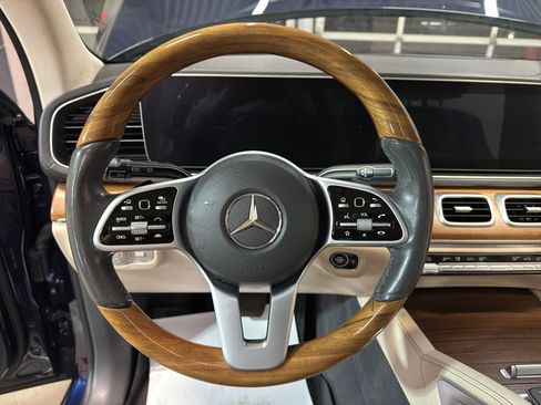 Used 2020 Mercedes-Benz GLS 450 4MATIC image 17